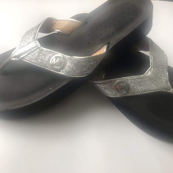 Flip flop wedges by Michael lors size 10 - Picture 3 of 5